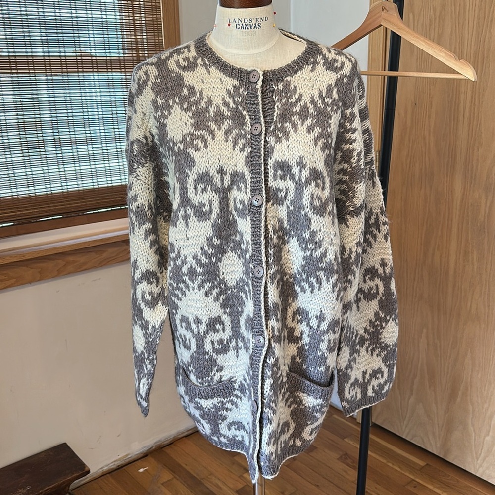 Oversized Cardigan Sweater Nordic  Gray and Cream Vintage Lg Wool C6